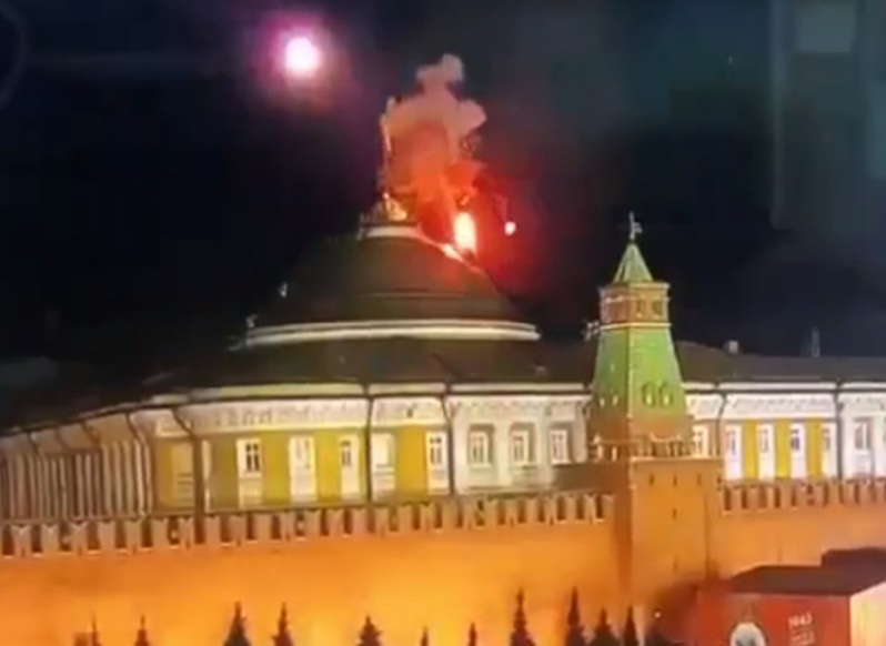 Кремль взрыв бпла над куполом